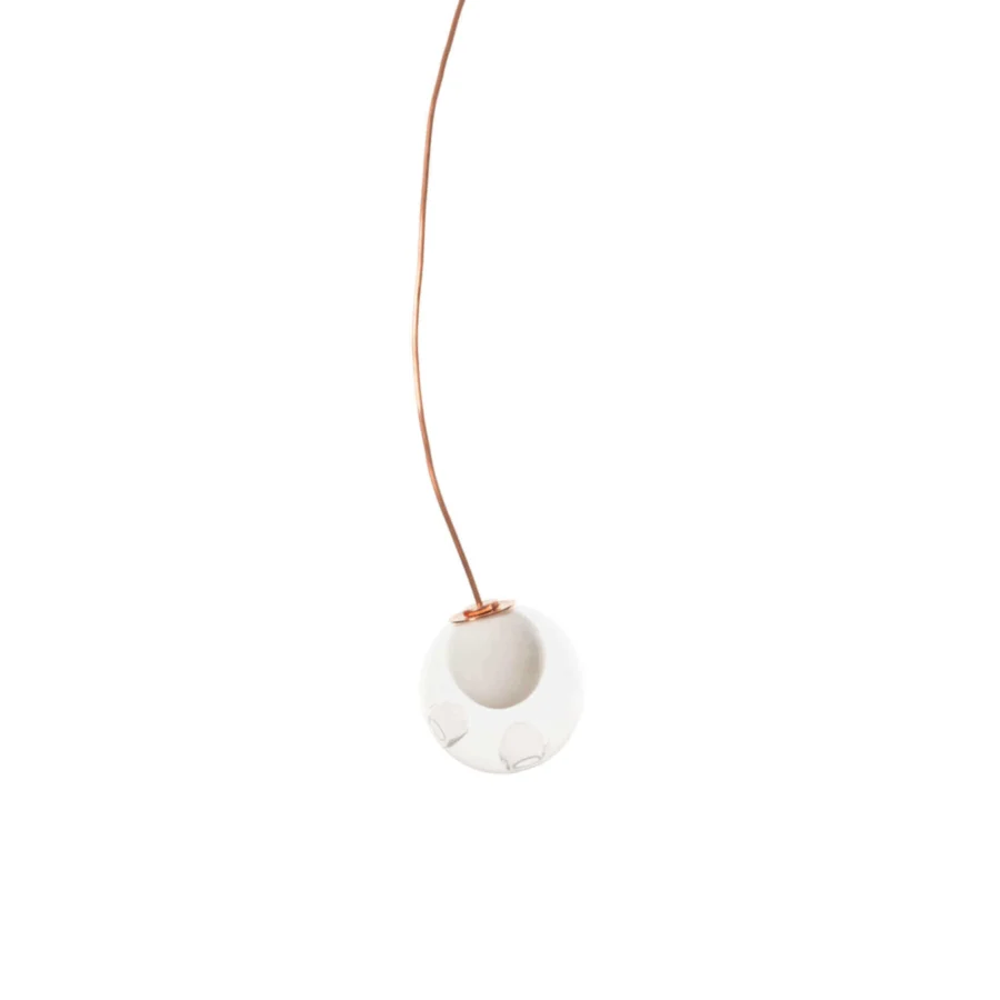 Distinguished Bocci 28 single suspension lamp with a matte white sphere and warm copper suspension rod crafted in clear glass