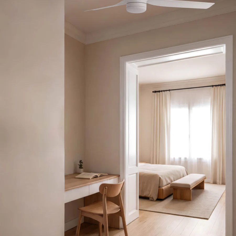Ceiling fan by Faro Barcelona in matte white polymer and metal with three elongated rounded blades and integrated light
