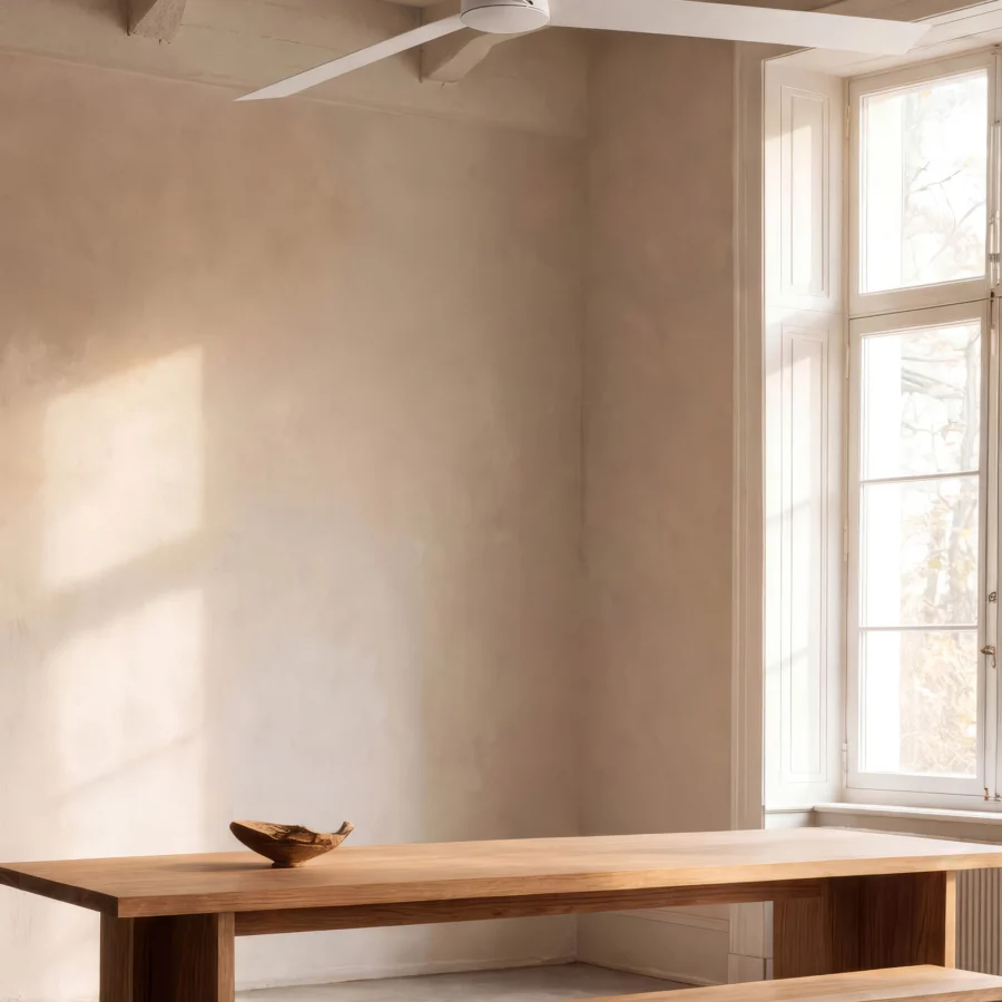 Ceiling fan by Faro Barcelona with a DC motor, six adjustable speeds and integrated reverse function for air circulation
